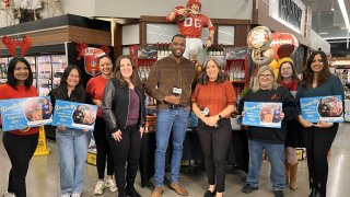 NBC Bay Area’s Marcus Washington and Kris Sanchez joined Junior League San Jose volunteers for a Today in the Bay live broadcast promoting the Nourishing Neighbors Food Drive.